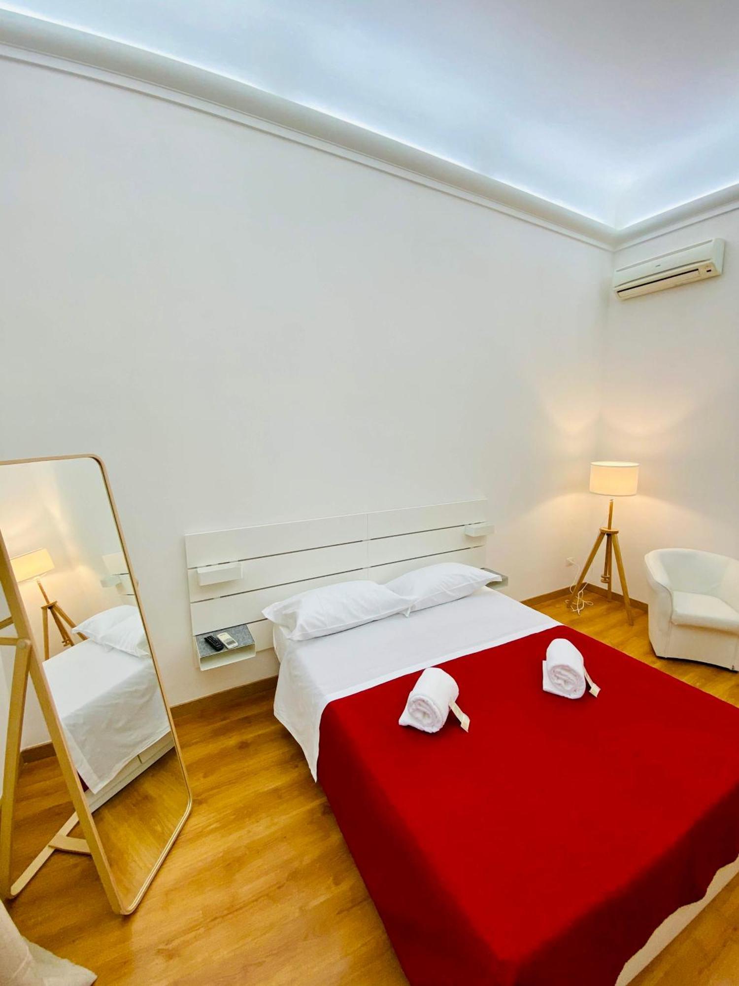 Amica Taranto In Piazza Apartment Exterior photo